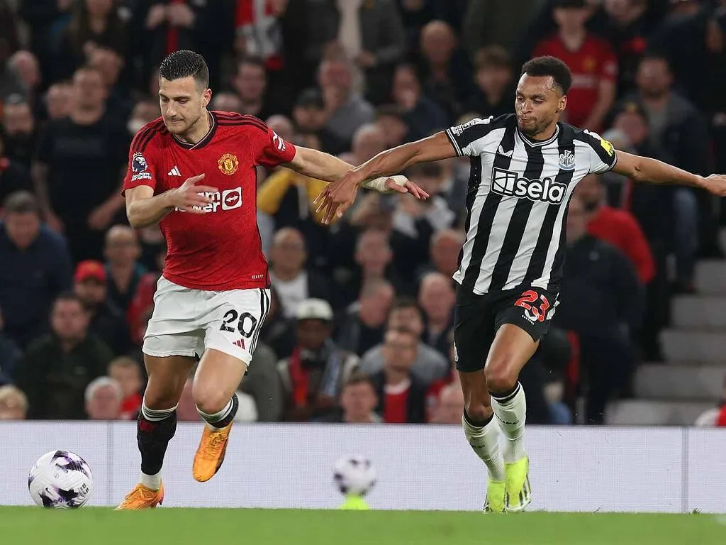 Soi kèo Manchester United vs Newcastle 03h00, 27/12/2025 Ngoại Hạng Anh 3 Manchester United vs Newcastle
